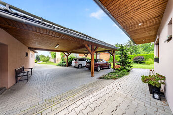 Prodej domu 252 m², Holasovice