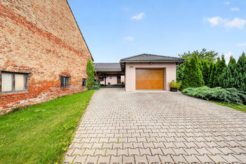 Prodej domu 252 m², Holasovice