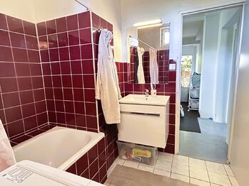 Koupelna s wc - Pronájem bytu 3+kk v osobním vlastnictví 88 m², Praha 9 - Klánovice