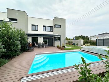 Prodej domu 190 m², Srubec