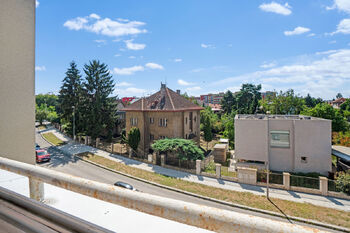 Lodžie - výhled Západ - Prodej bytu 3+1 v osobním vlastnictví 87 m², Praha 10 - Strašnice