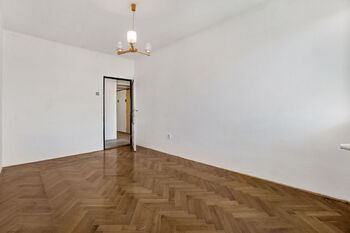 Dětský pokoj - Prodej bytu 3+1 v osobním vlastnictví 87 m², Praha 10 - Strašnice