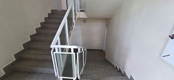 Společné prostory domu - Prodej bytu 3+1 v osobním vlastnictví 87 m², Praha 10 - Strašnice