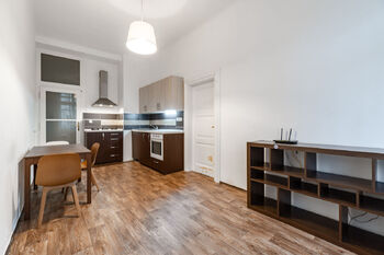 Pronájem bytu 2+kk v družstevním vlastnictví 58 m², Praha 1 - Staré Město