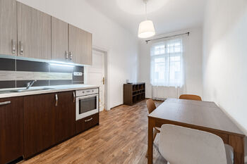 Pronájem bytu 2+kk v družstevním vlastnictví 58 m², Praha 1 - Staré Město