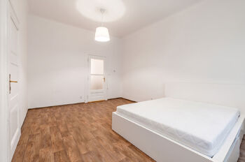 Pronájem bytu 2+kk v družstevním vlastnictví 58 m², Praha 1 - Staré Město