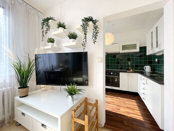 Prodej bytu 2+1 v osobním vlastnictví 45 m², Praha 5 - Hlubočepy