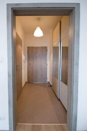 Prodej bytu 1+kk v osobním vlastnictví 33 m², Praha 5 - Zličín