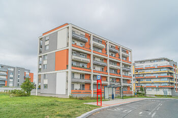 Prodej bytu 1+kk v osobním vlastnictví 33 m², Praha 5 - Zličín