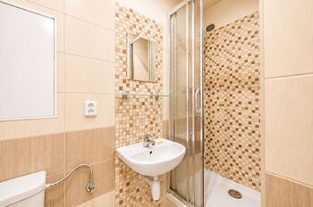 Prodej bytu 1+1 v osobním vlastnictví 30 m², Praha 4 - Chodov