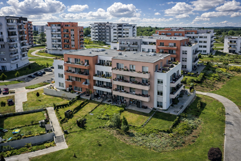 Pohled zezhora - Prodej bytu 3+kk v osobním vlastnictví 87 m², Praha 9 - Letňany