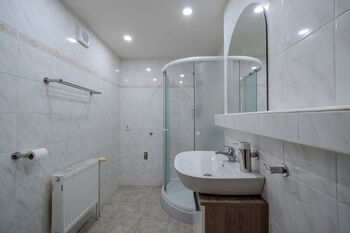 koupelna - Prodej bytu 2+kk v osobním vlastnictví 44 m², Jablonec nad Nisou