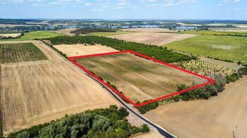 Prodej pozemku 39611 m², Valtice