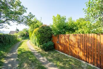 Prodej pozemku 383 m², Bystřany