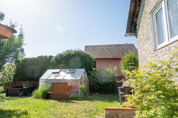 Prodej pozemku 383 m², Bystřany
