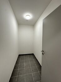 Sklep - Pronájem bytu 1+kk v osobním vlastnictví 38 m², Třebíč