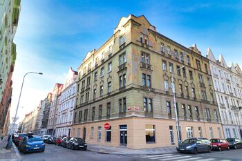Bytový dům - Pronájem bytu 2+kk v osobním vlastnictví 40 m², Praha 2 - Nusle 