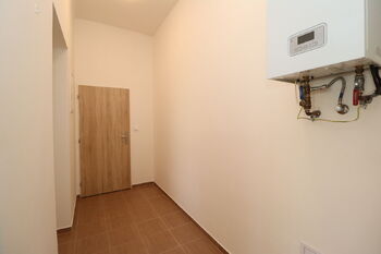 Chodba/Předsíň - Pronájem bytu 2+kk v osobním vlastnictví 40 m², Praha 2 - Nusle