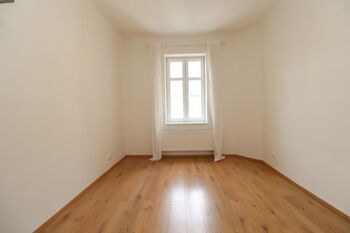 Obývací pokoj + kk - Pronájem bytu 2+kk v osobním vlastnictví 40 m², Praha 2 - Nusle