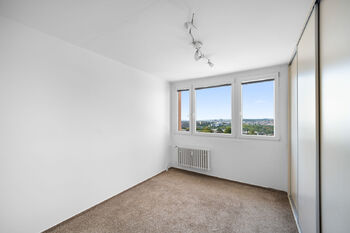 Pokoj 12 m2 - Prodej bytu 4+1 v osobním vlastnictví 88 m², Brno