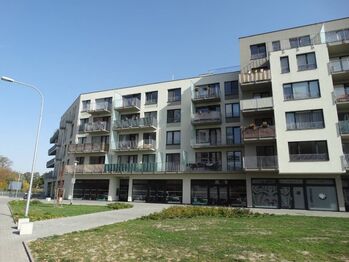 budova - Pronájem bytu 2+kk v osobním vlastnictví 47 m², Pardubice