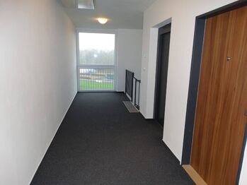 společné prostory s výtahem - Pronájem bytu 2+kk v osobním vlastnictví 47 m², Pardubice