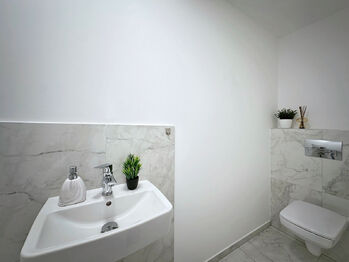 WC samostatné - Prodej bytu 3+kk v osobním vlastnictví 67 m², České Budějovice