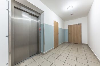 Pronájem bytu 1+kk v osobním vlastnictví 30 m², Klecany