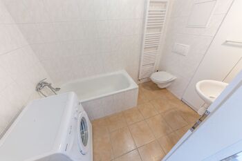 Pronájem bytu 1+kk v osobním vlastnictví 30 m², Klecany