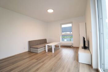 Pronájem bytu 1+kk v osobním vlastnictví 37 m², Praha 9 - Hloubětín