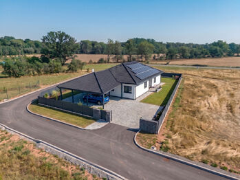 Prodej pozemku 980 m², Nezabylice