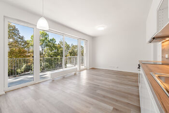 Obývací pokoj - Pronájem bytu 2+kk v osobním vlastnictví 59 m², Praha 9 - Vysočany