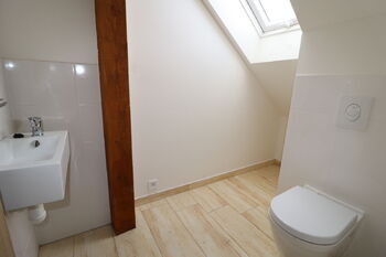 Koupelna s WC - Pronájem bytu 2+kk v osobním vlastnictví 55 m², Praha 5 - Zličín