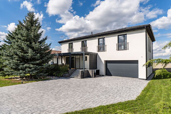 Prodej domu 329 m², Sluhy