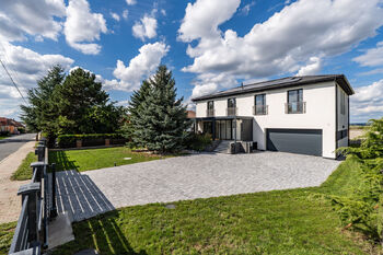 Prodej domu 329 m², Sluhy