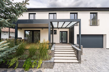 Prodej domu 329 m², Sluhy