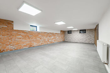 Prodej domu 329 m², Sluhy