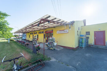 Potraviny a smíšené zboží 15 m od domu - Prodej domu 105 m², Sokoleč