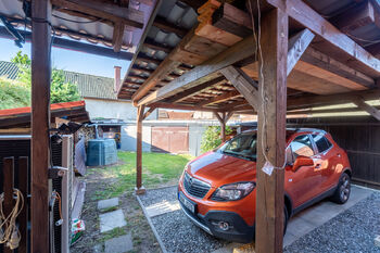 Přístřešek na auto - Prodej domu 105 m², Sokoleč