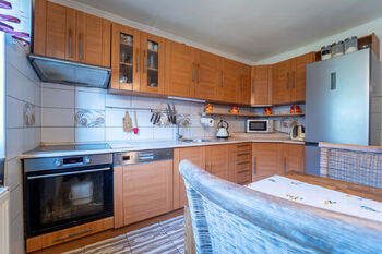 Kuchyně s jídelním místem - Prodej domu 105 m², Sokoleč