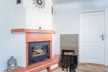 Krb v obývacím pokoji - Prodej domu 105 m², Sokoleč