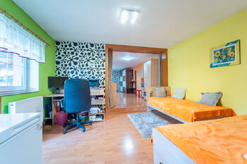 Průchozí pracovna případně dětský pokoj - Prodej domu 105 m², Sokoleč