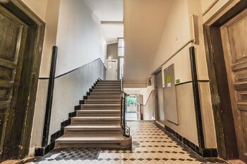 Schodiště Chopinova  - Pronájem bytu 3+kk v osobním vlastnictví 90 m², Praha 2 - Vinohrady