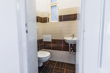 Samostatná toaleta - Pronájem bytu 3+kk v osobním vlastnictví 90 m², Praha 2 - Vinohrady