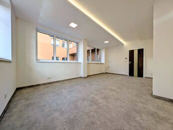 pokoj kde se místo i pro kuchyňku najde ... - Pronájem bytu 1+kk v osobním vlastnictví 30 m², Havlíčkův Brod