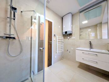 koupelna ... - Pronájem bytu 1+kk v osobním vlastnictví 30 m², Havlíčkův Brod
