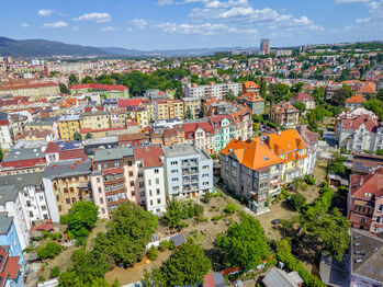 dům zezadu c - Prodej bytu 3+1 v osobním vlastnictví 77 m², Teplice
