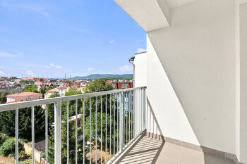lodžie  - Prodej bytu 3+1 v osobním vlastnictví 77 m², Teplice