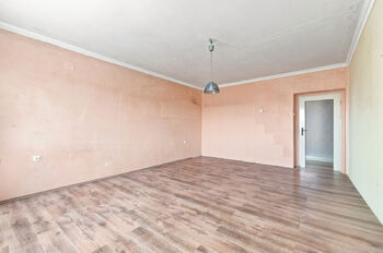 obývací pokoj b - Prodej bytu 3+1 v osobním vlastnictví 77 m², Teplice