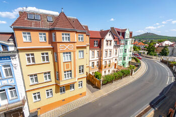 výhled z kuchyně - Prodej bytu 3+1 v osobním vlastnictví 77 m², Teplice